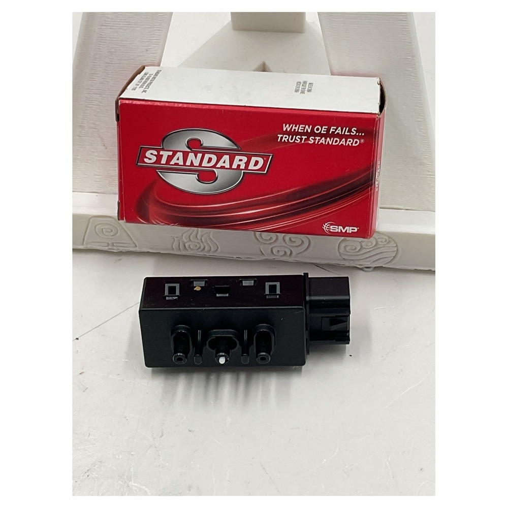Standard Motor Products PSW17 Neutral Safety Switch 8-Pin‎ Automotive New